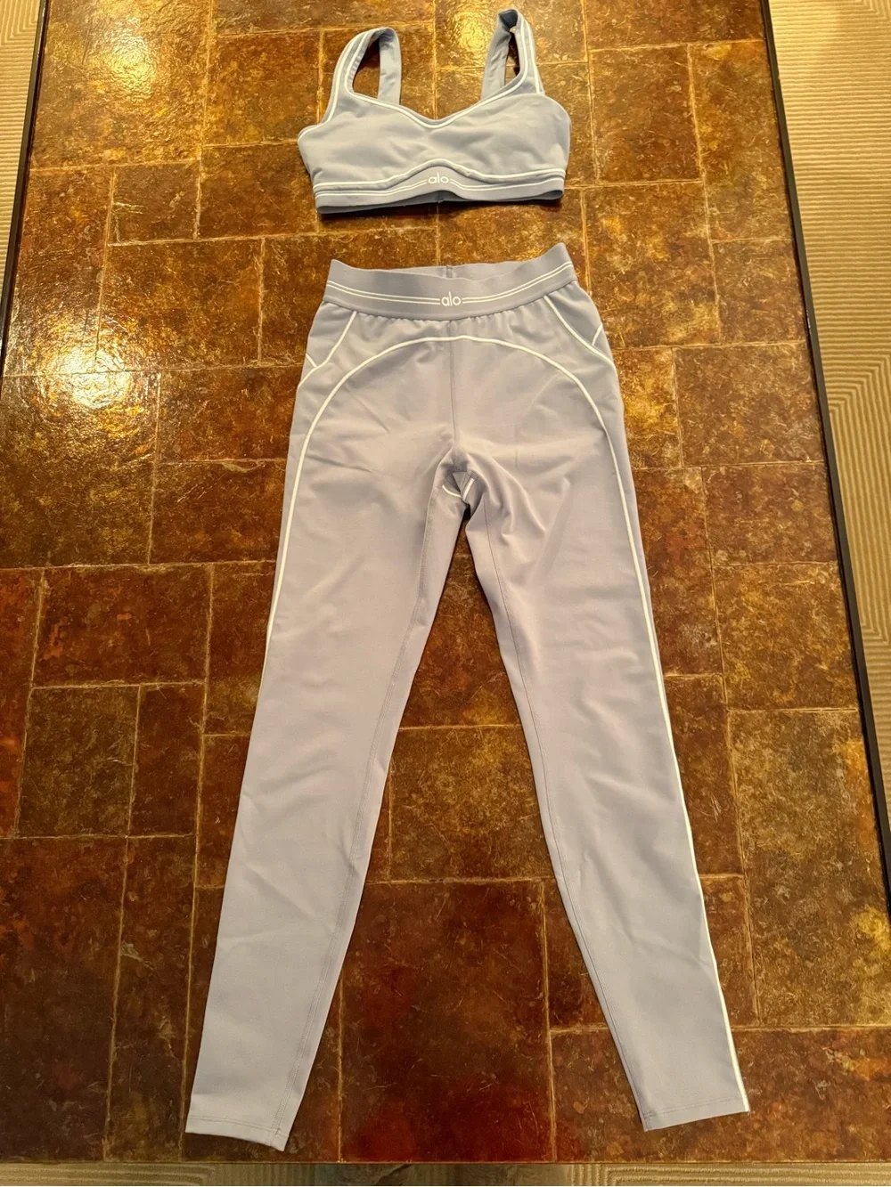 Alo Light Blue Active Leggings/bra